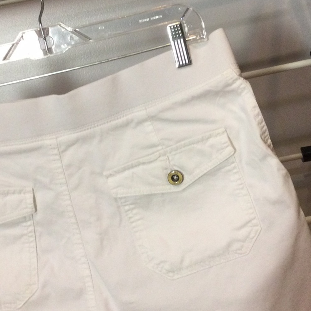 Lee Easy Fit White Shorts - Picture 6 of 10